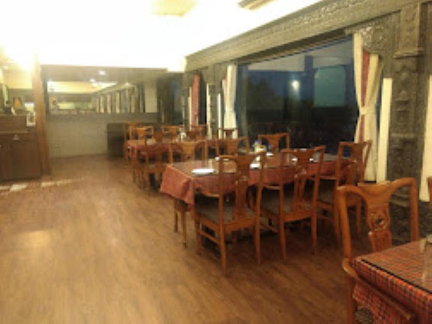 Hotel Maratha Palace,Satara Zewnętrze zdjęcie