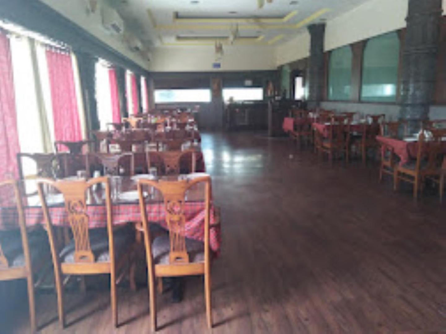Hotel Maratha Palace,Satara Zewnętrze zdjęcie