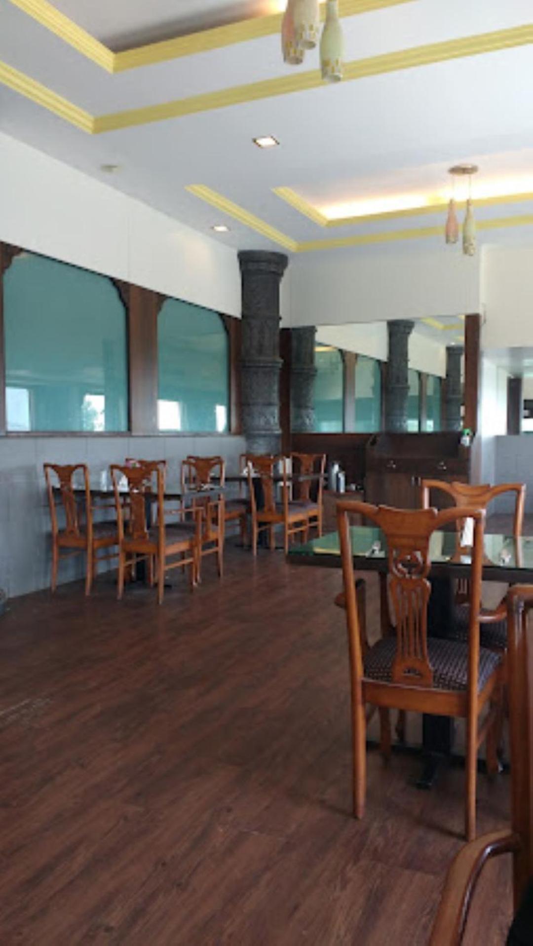Hotel Maratha Palace,Satara Zewnętrze zdjęcie